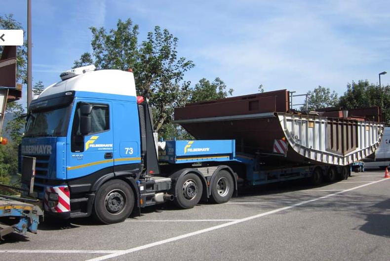 Convoi exceptionnel pour la coque du MS 300
