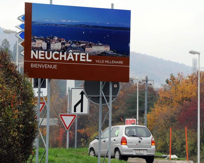 Panneau entrée ville de Neuchâtel