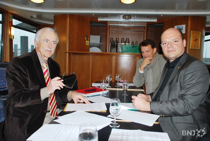 Willy Schaer, président de Trivapor, Jean-Jacques Wenger, directeur de la LNM, et Olivier Arni, président de la LNM.