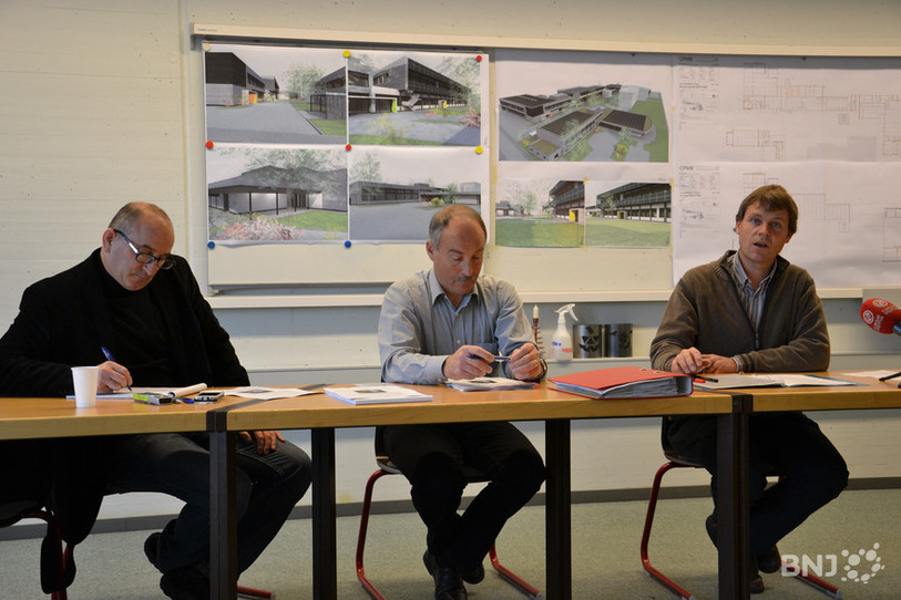 Hamdin Maksuti, du bureau d'architecte Forbat SA, Georges Chabloz, sous-directeur du CPMB, et Olivier Schmidt, enseignant et responsable des journées portes-ouvertes.
