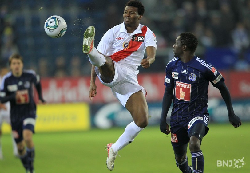 Uche, auteur du premier but xamaxien, a élevé le niveau e son jeu.