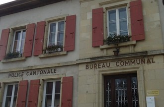 La maison de commune des Verrières