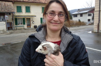 Catherine la gagnante des questions surprises avec son furet