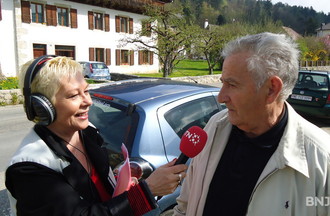 Maurice répondant aux questions régionales