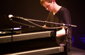 Robert Charlebois et le choeur du Lycée Blaise Cendrars