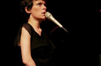 Emily Loizeau