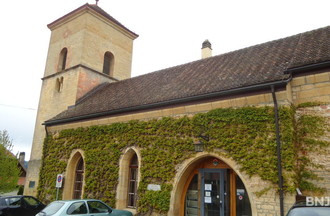 L'ancienne église, qui est maintenant le bureau communal des Brenets