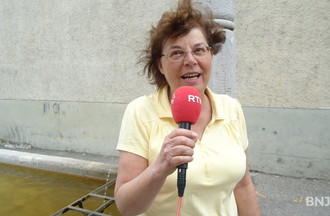 Cheveux au vent Marie-France la gagnante du jeu des paroles une chanson