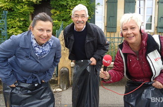 Marie-France et Frédéric lors de la course au sac, le défi de Florian