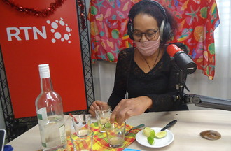 Dominique préparant le  ti-punch