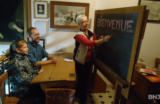 Patrick et sa fille en élèves très attentifs