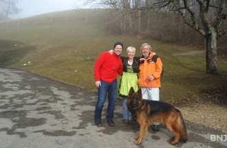 Défi réussi Peter, Heidi, le grand-père et le chien Garaou