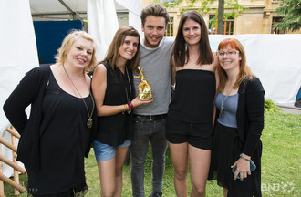 gagnantes du meet&greet RTN, de gauche à droite : Noémie, Fanny, Bastian, Shirley et Natigane