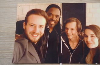Tamara Cesar à côté de Jessie Kobel, Anthony Kavanagh et Ivan Madonia le fondateur du Swiss Comedy Club