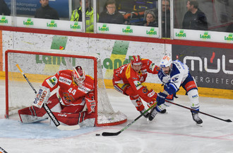 Viktor Lööv surveille Denis Hollenstein