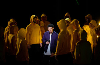 Loris sur la chanson de Eminem photo bureau 233 Iguericolas TF1 The Voice