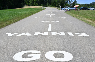 Des encouragements pour Yannis Voisard sur la route des Rangiers