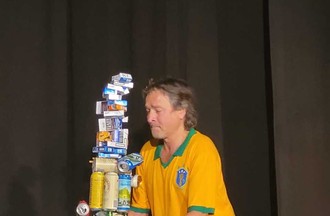 Baptiste dans Il n'est jamais trop tard