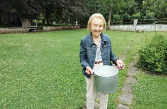 Marie-Louise qui a relevé notre défi en nous apportant une casserole