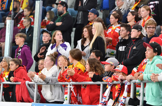 Beaucoup de supportrices biennoises dans les tribunes