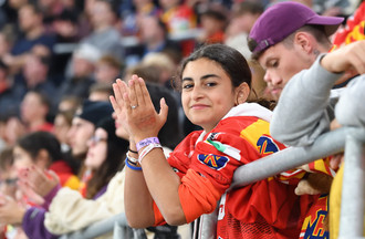 Une supportrice aux anges