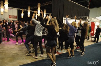 Un flash mob dans les allées du SINE