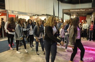 Un flash mob dans les allées du SINE