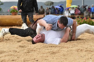Fête de lutte du Jura bernois