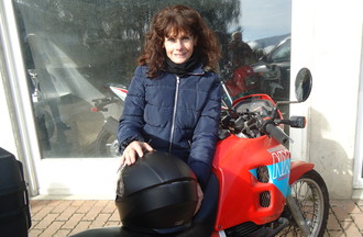 Lisa la gagnante du jeu: questions sur le thème de la moto