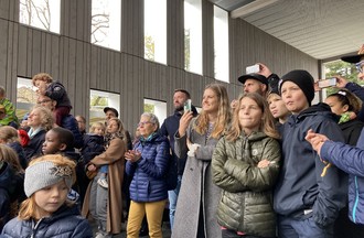 Parents et familles étaient réunis pour l'inauguration du collège