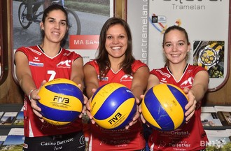 Natalia Aispurua (à gauche), Mojca Pene (au centre) et Lara Gerber