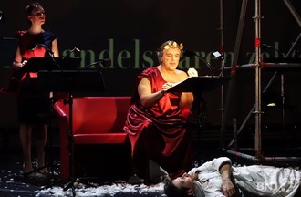 Romulus Le Grand au Théâtre du Passage
