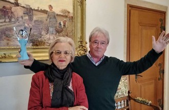 Lucie qui a relevé notre défi en apportant un tire-bouchon