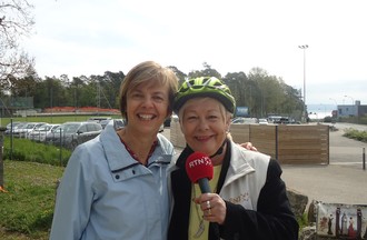 Claire-Lise qui a relevé notre défi, il fallait nous apporter un casque de vélo