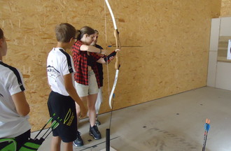 Des jeunes se sont initiés au tir à l'arc
