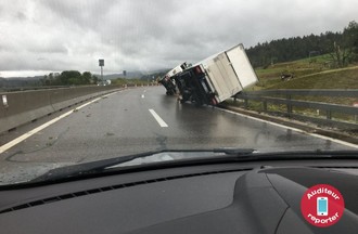 Des voitures renversées à cause de l'orage à La Chaux-de-Fonds