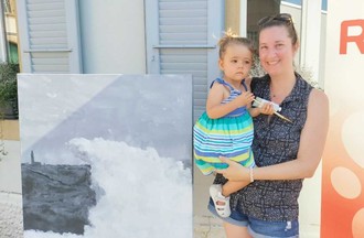 Laurie et sa fille Lisa ont relevé le défi en nous apportant un pinceau et de la peinture