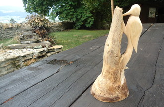 Michèle crée aussi des figurines en bois 