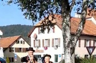   Pas facile de jouer du cor des Alpes