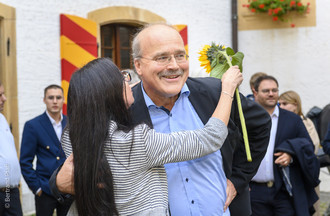 Les conseillers aux Etats sortants, Céline Vara (Les Verts) et Philippe Bauer (PLR).
