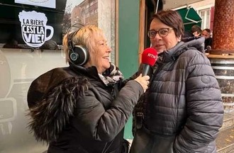 Maria la gagnante du défi, il fallait apporter un objet de Noël