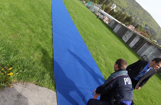 Un tapis bleu