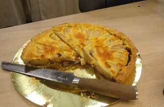 Autre régal une tarte aux poires et chocolat