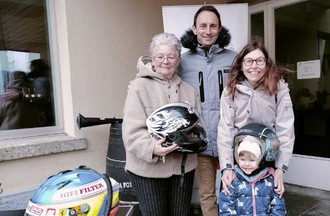 Corinne et Christiane ont relevé notre défi, il fallait nous apporter des casques