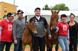Le vainqueur est reparti avec une pouliche de la race franches-montagnes baptisée "Lutteuse du Clos Virat". 