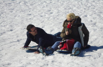  Nous avons tenté une descente avec les planches à neige