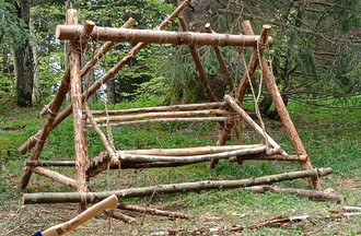 Tout est construit avec du bois mort au sol