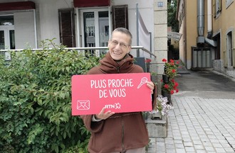 Nicole la gagnante du jeu sur le thème du théâtre