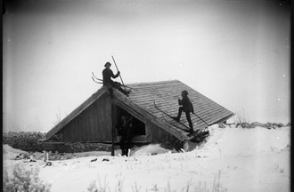 Des skieurs à Pouillerel en 1900