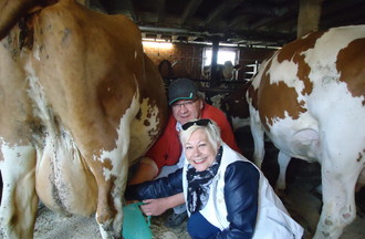 Avec Nicolas Jeanneret nous devions traire une vache